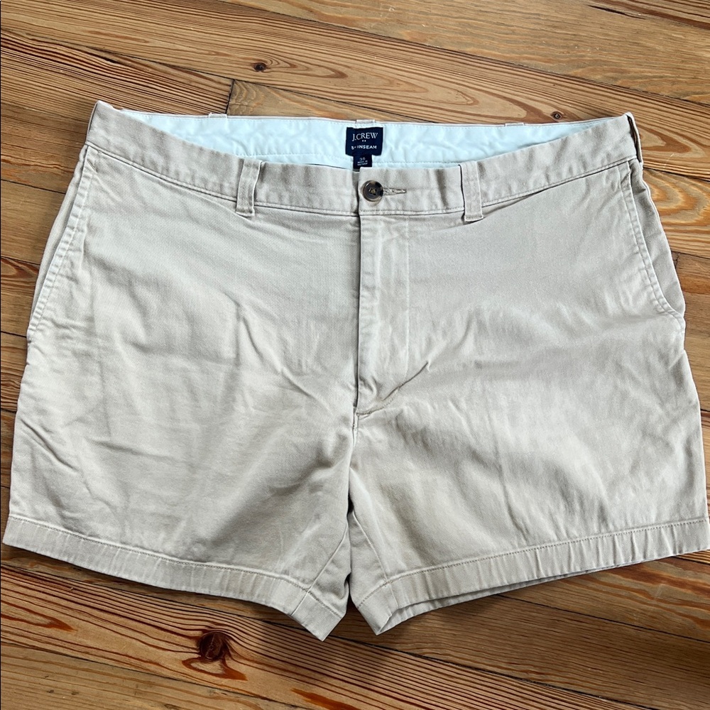 J. Crew Men’s Flat Front Chino Shorts in Light Khaki